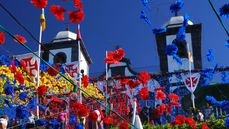 Blomsterfestival med barneparade